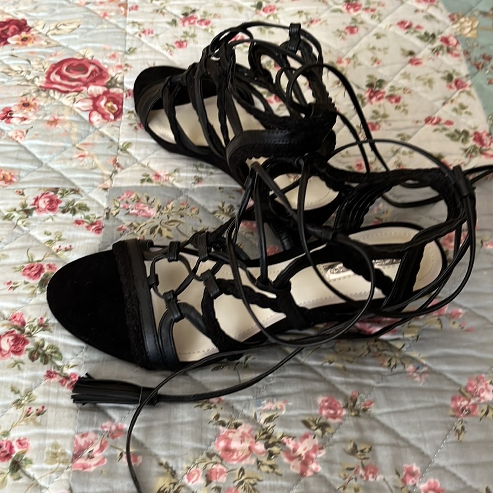 New BCBGENERATION SHOES - Picture 5 of 10